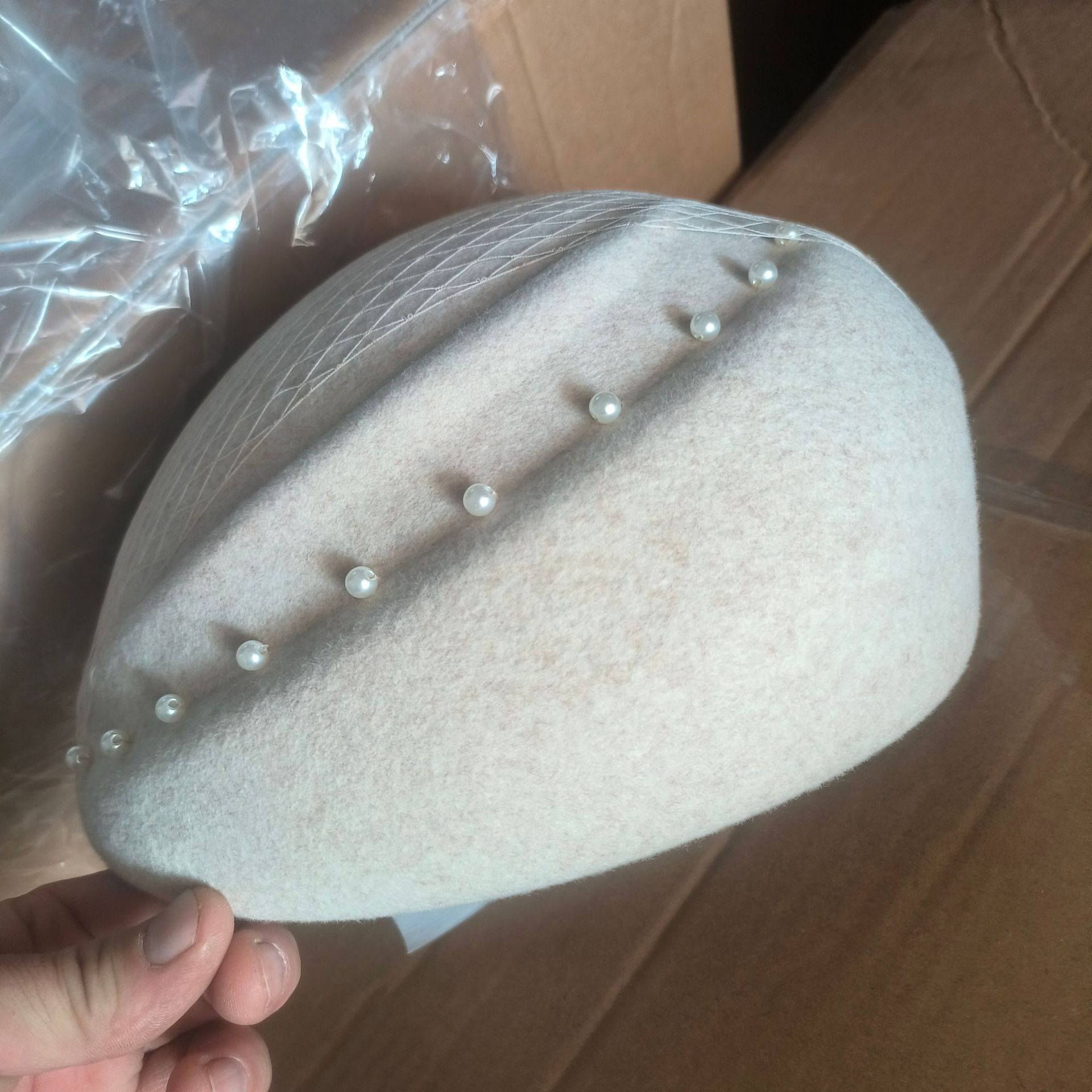 Autumn and Winter New Woolen Hat Beret Women's Elegant Mesh Pearl Stewardess Hat Stage Party Felt Hat