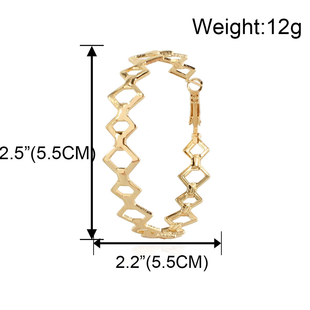 Retro-legierung Geometrische Hohle C-förmige Ohrringe Großhandel Nihaojewelry display picture 1