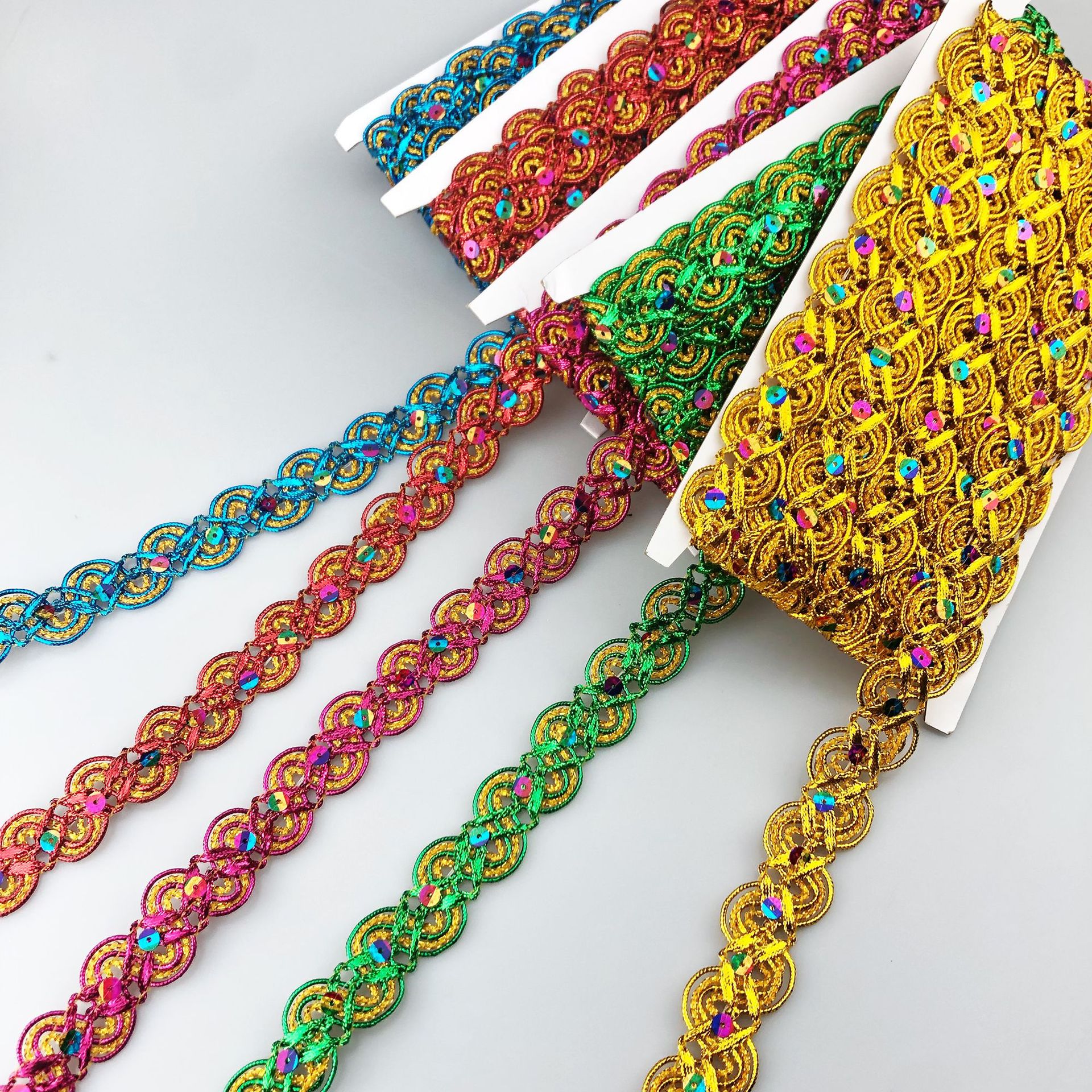 Estilo étnico triángulo oro lentejuelas cinta de encaje camión borde Decoración Accesorios Buda Sala Mesa Borde inferior 9 m