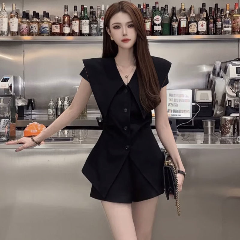 ファッショナブルで美しいスーツの女性の夏のインターネット有名人のデザインラペルコート若いハイウエストショーツトレンディ|undefined