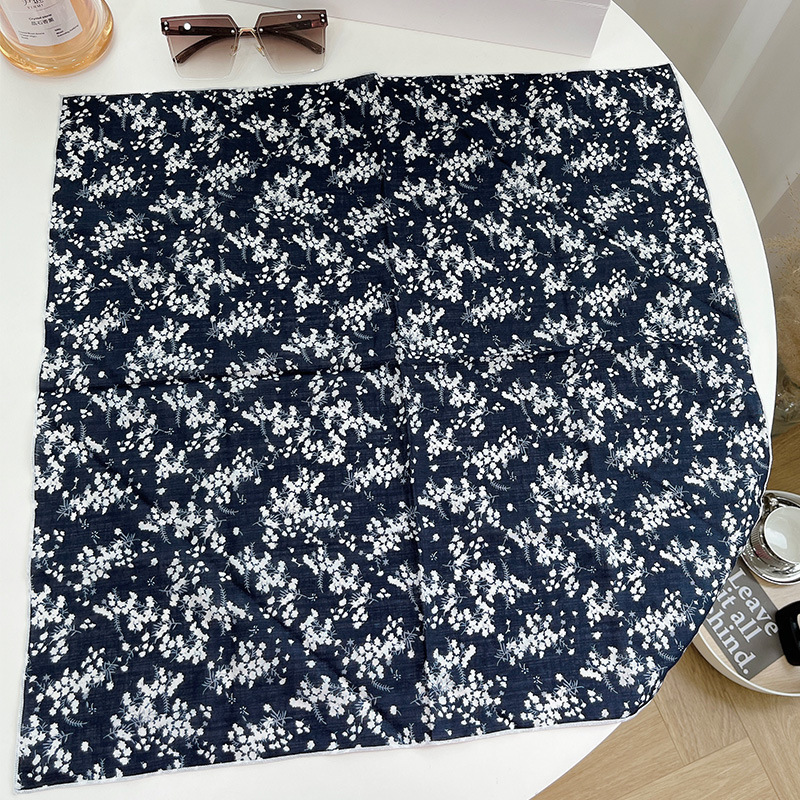 매화 다크 블루 작은 광장