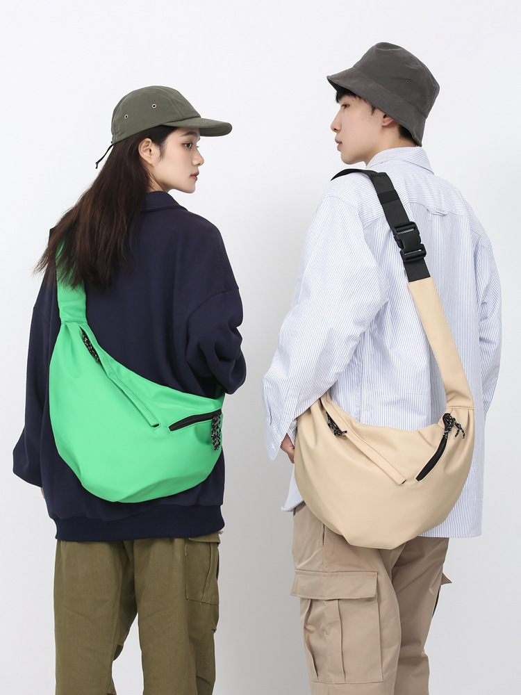 Bolso tipo dumpling unisex de gran capacidad, estilo coreano, moderno, Harajuku, sencillo, deportivo, para ir al trabajo, de un solo hombro, bandolera.