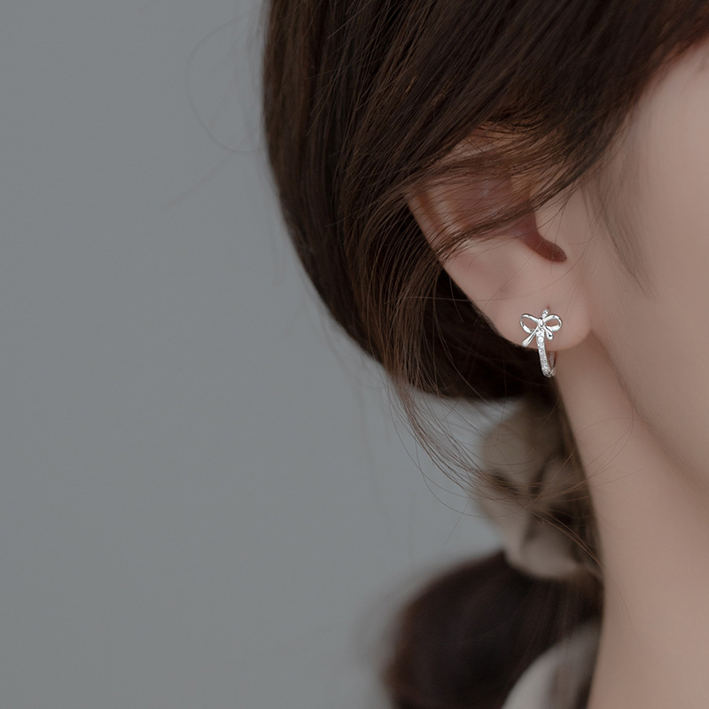 Eloch s925 plata temperamento pendientes femeninas coreana dulce hueco arco de diamantes espectáculo pendientes M00603