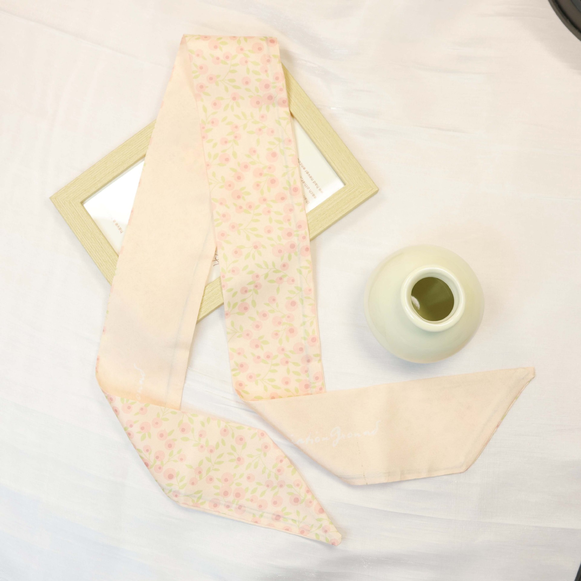 розово-красный цветок