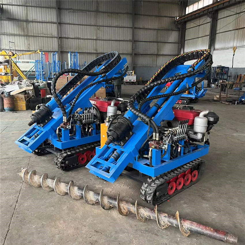 小型履带光伏打桩机进庭院拧地钉太阳能地螺旋钻机打石头地面钻孔