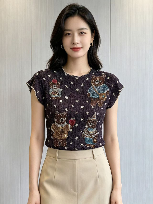 In stock 2026 summer slim-fit stretchy slimming T-shirt with cartoon bear print and rhinestone embellishments, fashionable and versatile top 1460 In stock 2026 summer slim-fit stretchy slimming T-shirt with cartoon bear print and rhinestone embellishments, fashionable and versatile top 1460