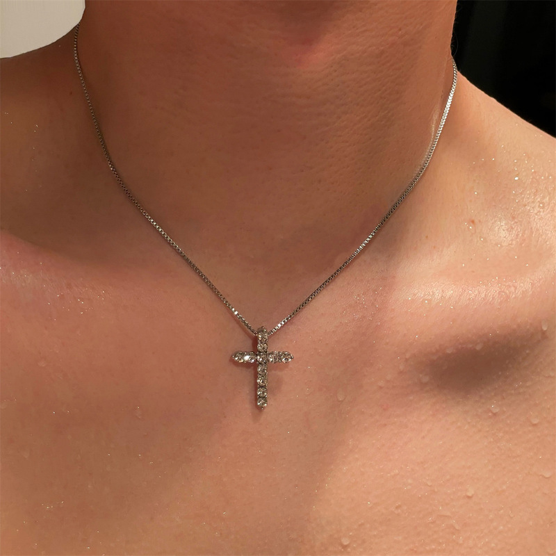 Full Diamond Cross Snake Bone Chain Necklace Boys Hip Hop Style Niche Design High-end Sense Couple's Cold Clavicle Chain Full Diamond Cross Snake Bone Chain Necklace Boys Hip Hop Style Niche Design High-end Sense Couple's Cold Clavicle Chain