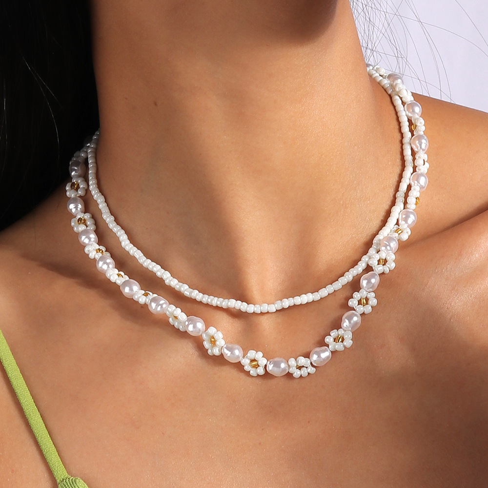 10g Weight Necklace Classification Seed Bead Chain Material Beaded Chain Chain Type 1 Piece, 1 Set Quantity Casual, Holiday, Street Occasion Resin Material Flower Pattern All Seasons Season Women's Gender Beaded Design Elegant, Lady Style Elegant Lady Flower Resin Beaded Chain Beaded Necklaces Wholesale 16