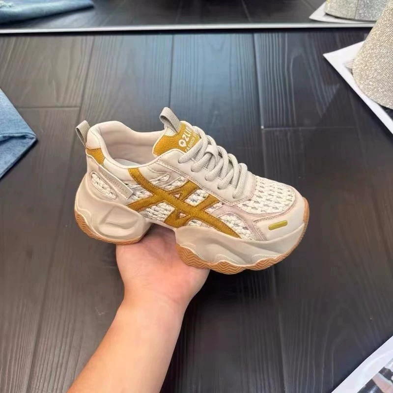 Женские летние кроссовки 2025 года, толстоподошвенные, дышащие, с перфорацией, универсальные, повседневные, в ретро стиле