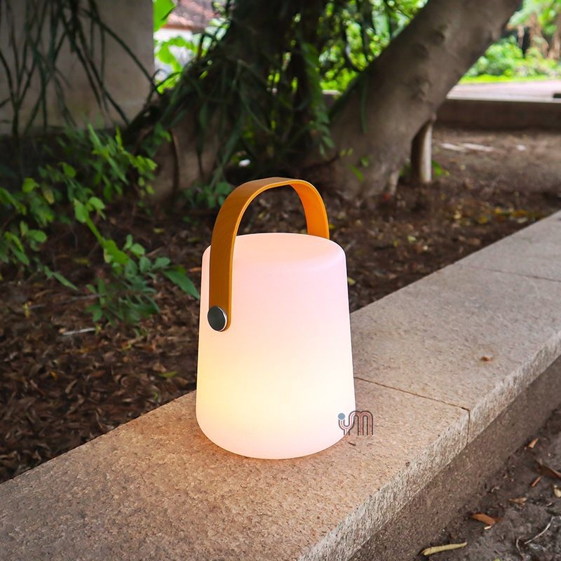 Luz portátil impermeable al aire libre transfronteriza lámpara de jardín simple moderna lámpara de camping paisajismo conveniente lámpara de césped