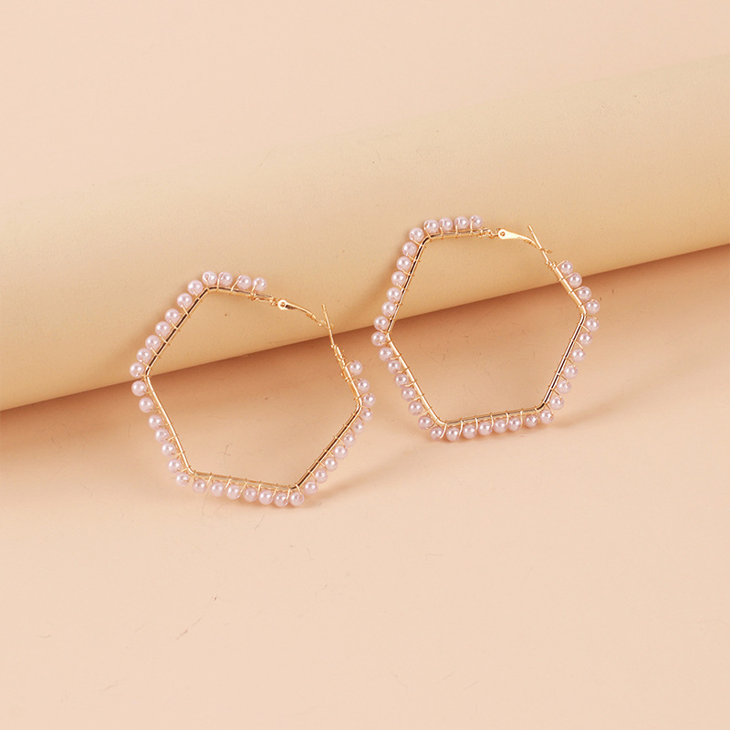 5g Weight Earrings Classification Wedding, Travel Occasion Women'S Gender Ethnic Style Style Gold Color Fashion Geometric Hexagonal Pearl Alloy Earrings Wholesale 3