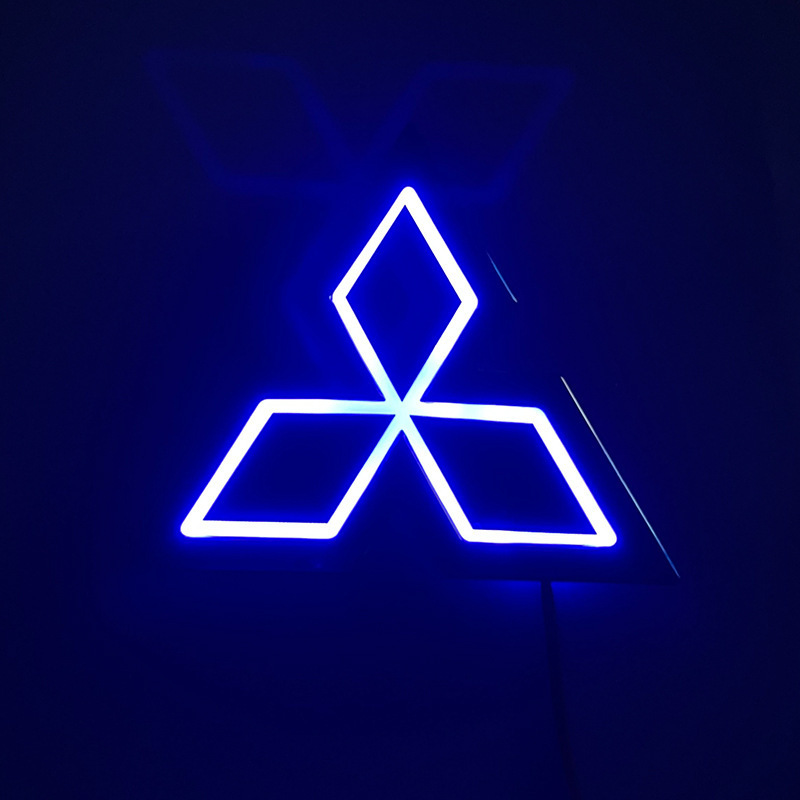 Aplicable a mitsubishi goran lanse lingshuai junge logo l coche 5d luminoso led luz trasera