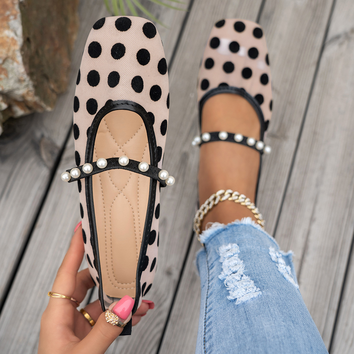 W polka dot pearl powder