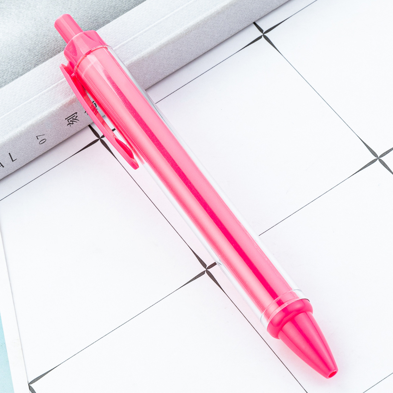 Bolígrafo de plástico transparente de papel vacío insertable diy cartón de dibujos animados bolígrafo de regalo publicitario personalizado