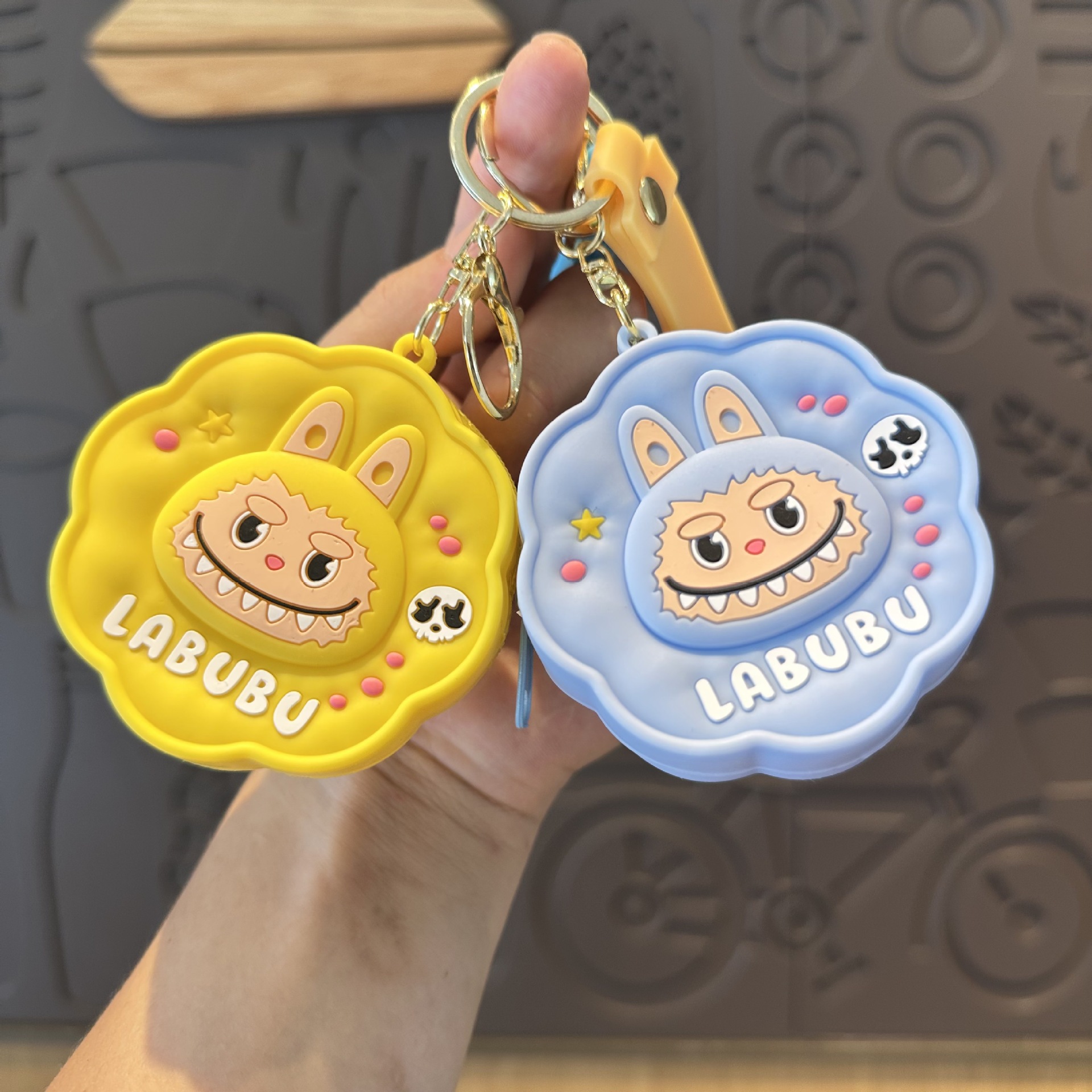 국경을 넘는 새로운 Labubu 실리콘 동전 지갑 펜던트 Labubu 귀여운 학교 가방 펜던트 키 체인 링 인형 기계