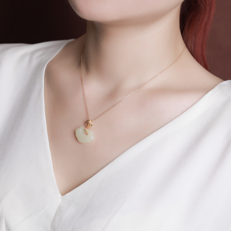 Mặt dây chuyền bạc S925 mạ vàng ngọc Hetian hình Ruyi phong cách cổ điển — Vàng (không có chuỗi)