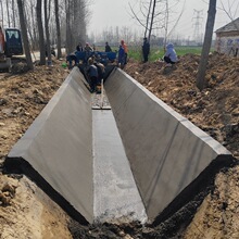 修水渠用机械水渠成型机 全自动水沟滑模机 农田灌溉排水沟成型机