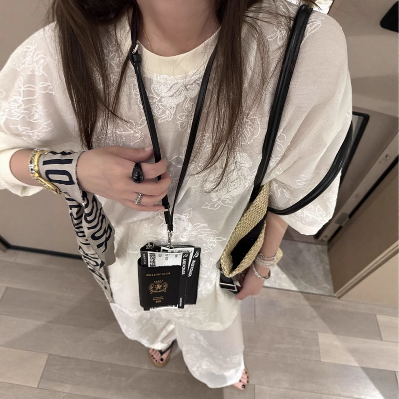 French Elegant Looming Exquisite Embroider Round Neck Short-Sleeved T-Shirt Women's Summer New High-End Embroider T-Shirt