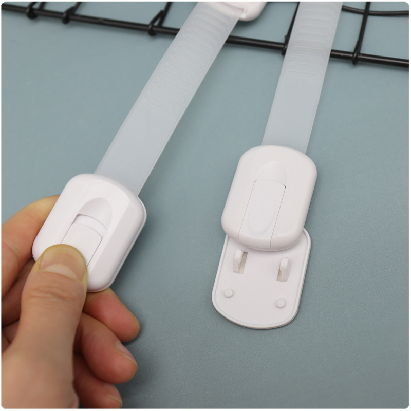 Fuentes transfronterizas Bloqueo de seguridad para bebés ajustable deslizante blanco Bloqueo curvo para niños Bloqueo de alargamiento Bloqueo de límite sin perforación