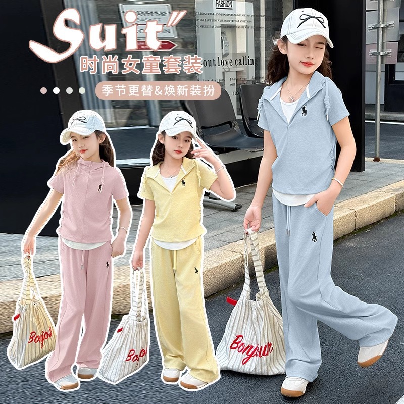 Girls' two-piece set, 2024-2025 new summer style, hooded, faux two-piece short-sleeved top, wide-leg pants, suitable for medium and large children.