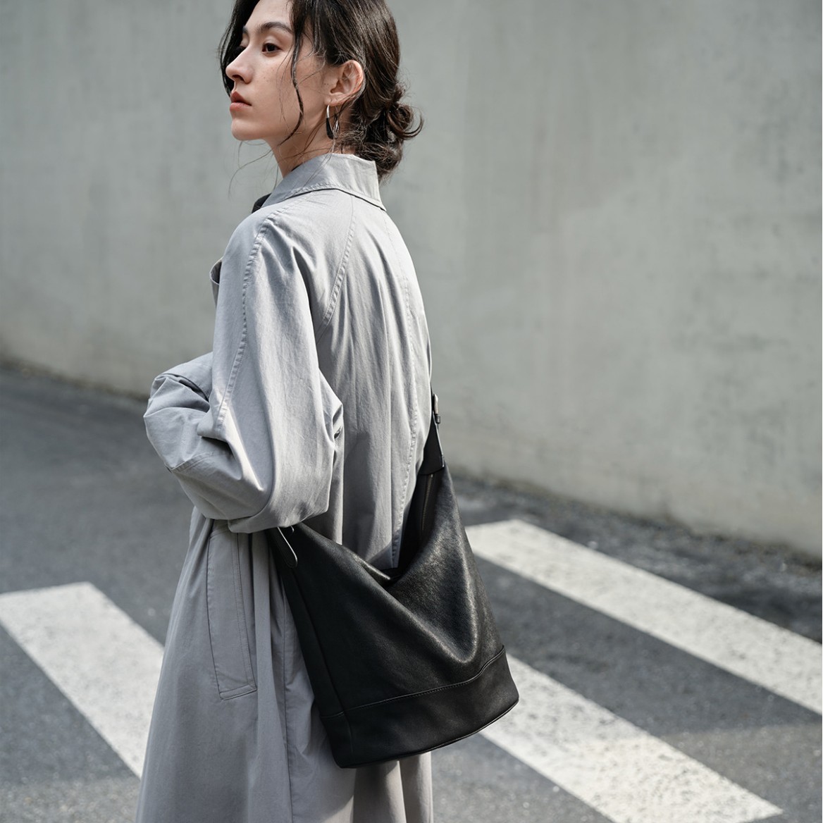 [Song Jia Style] Qiuzhen Gewu Slouchy Bag Vegetable-Tanned Sheepskin Double-Handle Bucket Bag Luxury Commuter Handbag For Women - Thumbnail 2