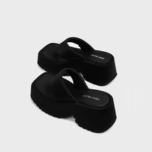 2024夏季新款厚底松糕鞋防水台超高跟黑色坡跟夹脚人字拖高跟凉鞋