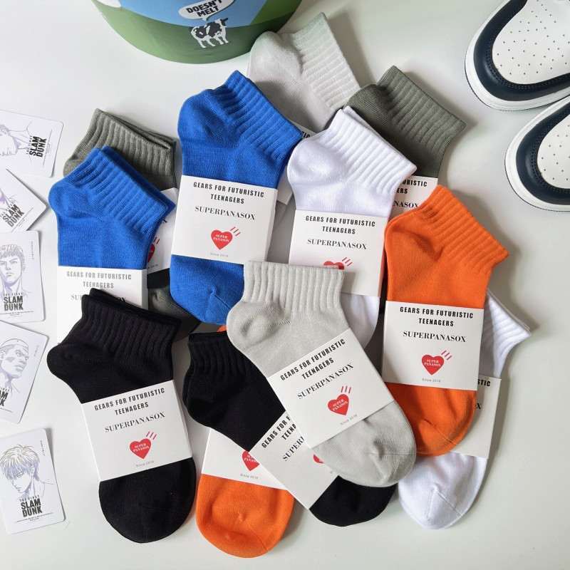Summer socks men's low-top socks integrated boneless combed cotton solid color black and white foot massage breathable sports socks Summer socks men's low-top socks integrated boneless combed cotton solid color black and white foot massage breathable sports socks