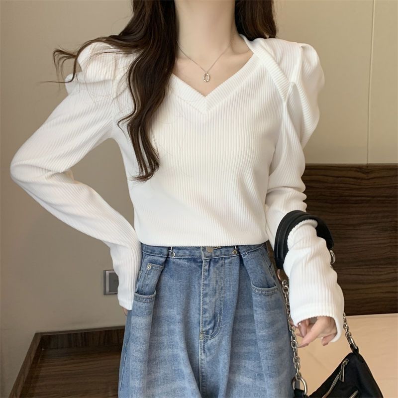 秋冬の女性用Vネックコーデュロイシャツ、新しい韓国風デザイン、ニッチなパフスリーブトップス、年齢を減らし、美しくスタイリッシュです。|undefined