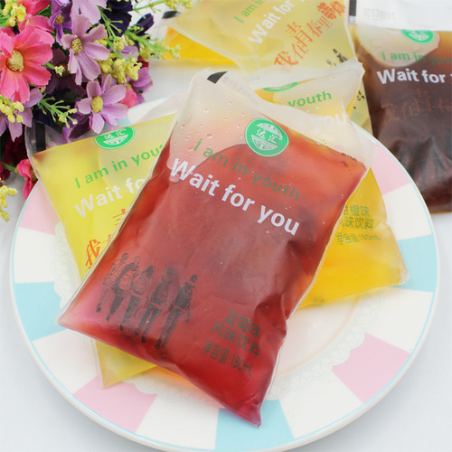 Nostalgic Fruit-Flavored Drink for the Post-8090 Generation, Retro Ice Bag Beverage from the School Canteen, Soda Cold Drink Ice Bag