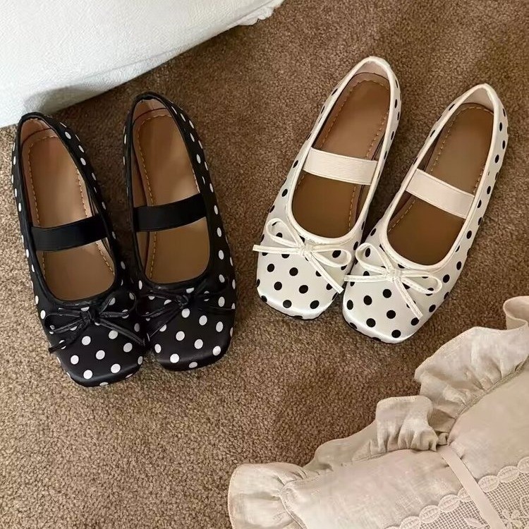Zapatos franceses de punto de onda de primavera y verano de 2026 para mujeres nuevas zapatos de estilo plano de moda universal con un zapato simple