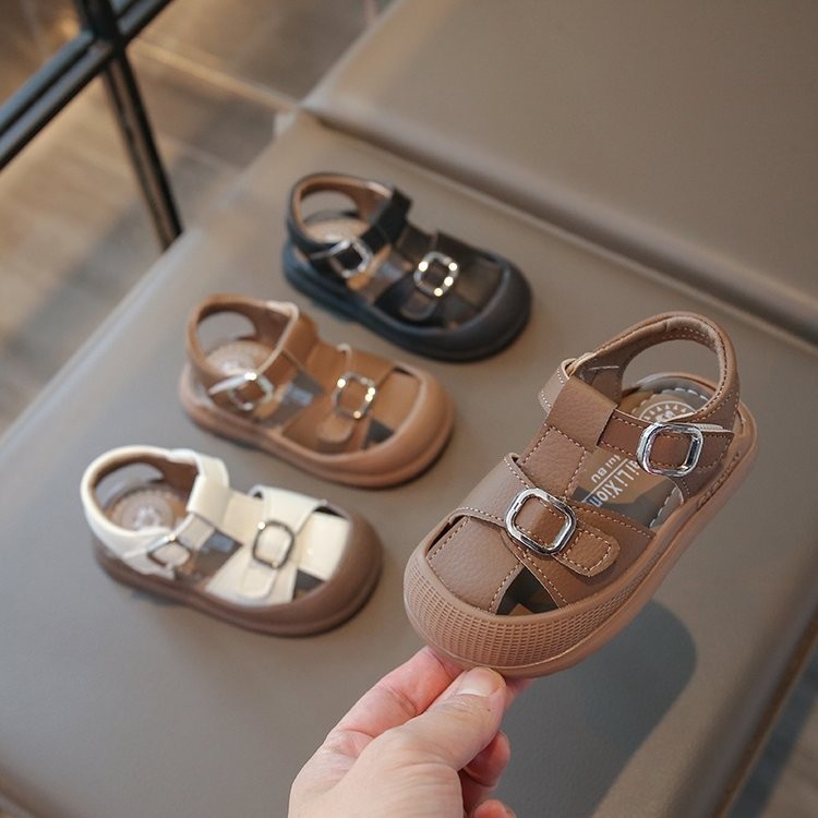 Children's Casual Sandals 2025 New Summer Baby Girl's Beach Shoes with Soft Bottom Boys' Flat Hollow Shoes Trendy
