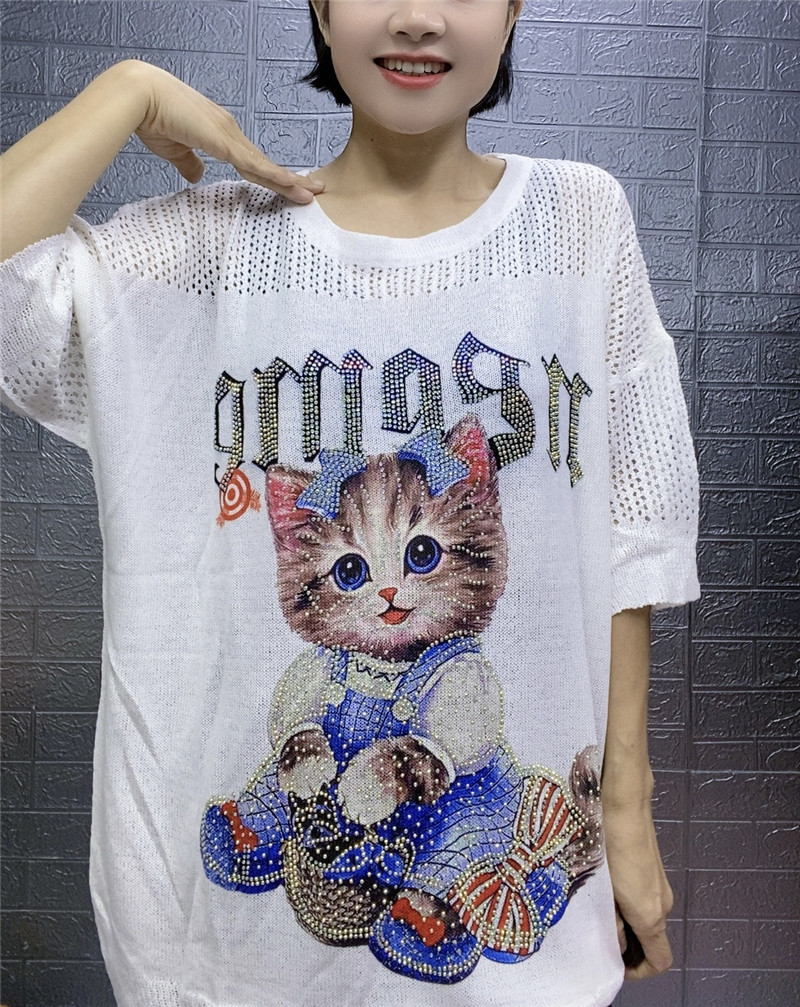 Γυναικείο μακρύ γυναικείο μπλουζάκι με στρογγυλή λαιμόκοψη και διαμάντια, σε πωλήσεις, για το καλοκαίρι._voghion.com