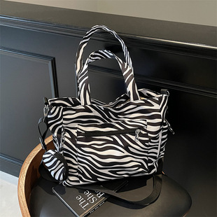 Cross-Border 2025 New Trendy Large-Capacity Tote Bag Simple Design Large Bag Women's Shoulder Portable Commuter Bag