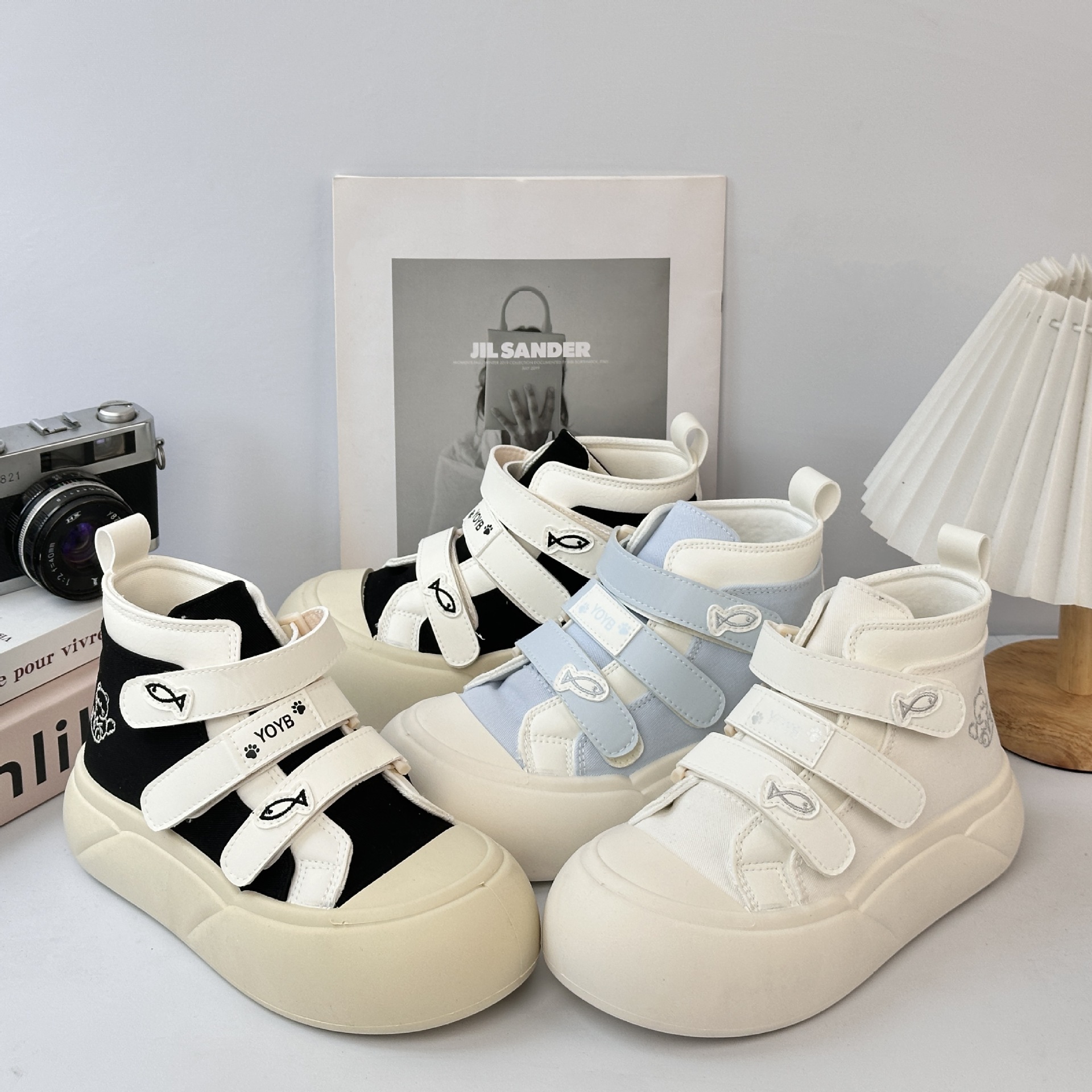 Zapatos de lona de ondas extendidas para estudiantes 2025 zapatos gigantes con una falda de altura de suela gruesa pequeña generación
