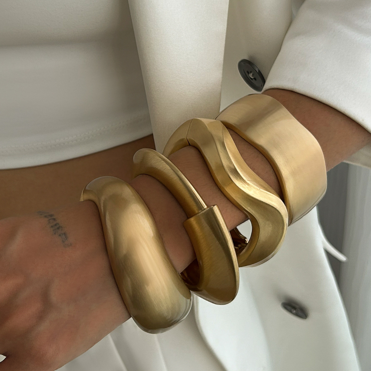 78g Weight Bangle Classification Alloy Chain Material 1 Piece Quantity Daily Occasion Alloy Material Irregular, Solid Color Pattern All Seasons Season Women's Gender Plating Design Simple Style Style Simple Style Irregular Solid Color Alloy Bangles Wholesale 6