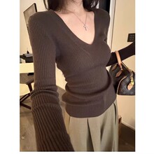 辣妹V领咖色摇粒绒长袖T恤女秋季小众褶皱收腰显瘦内搭打底衫上衣