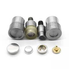 現物金属四合ボタン取付工具セット手作業でボタンを押します。
