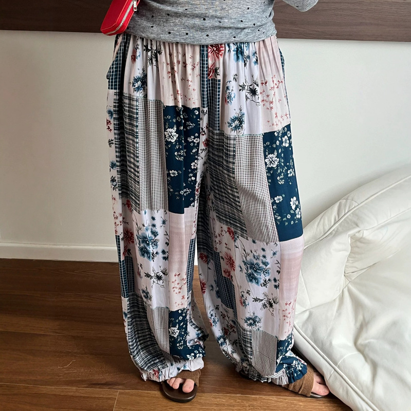Hongnan - Real shot of double-pocket lyocell cotton patchwork floral bud pants, casual printed pants with a relaxed fit