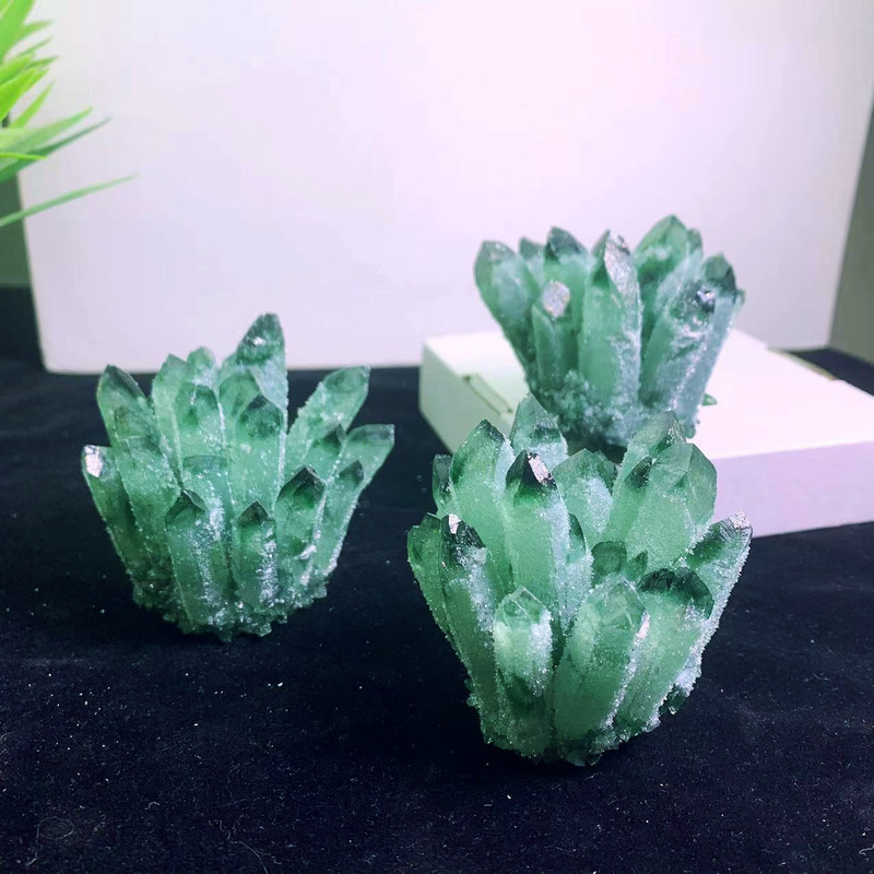 緑の水の結晶のクラスターの置物の水晶の工芸品の天然の水晶の石の家の事務室の装飾の贈り物の置物の卸売り|undefined