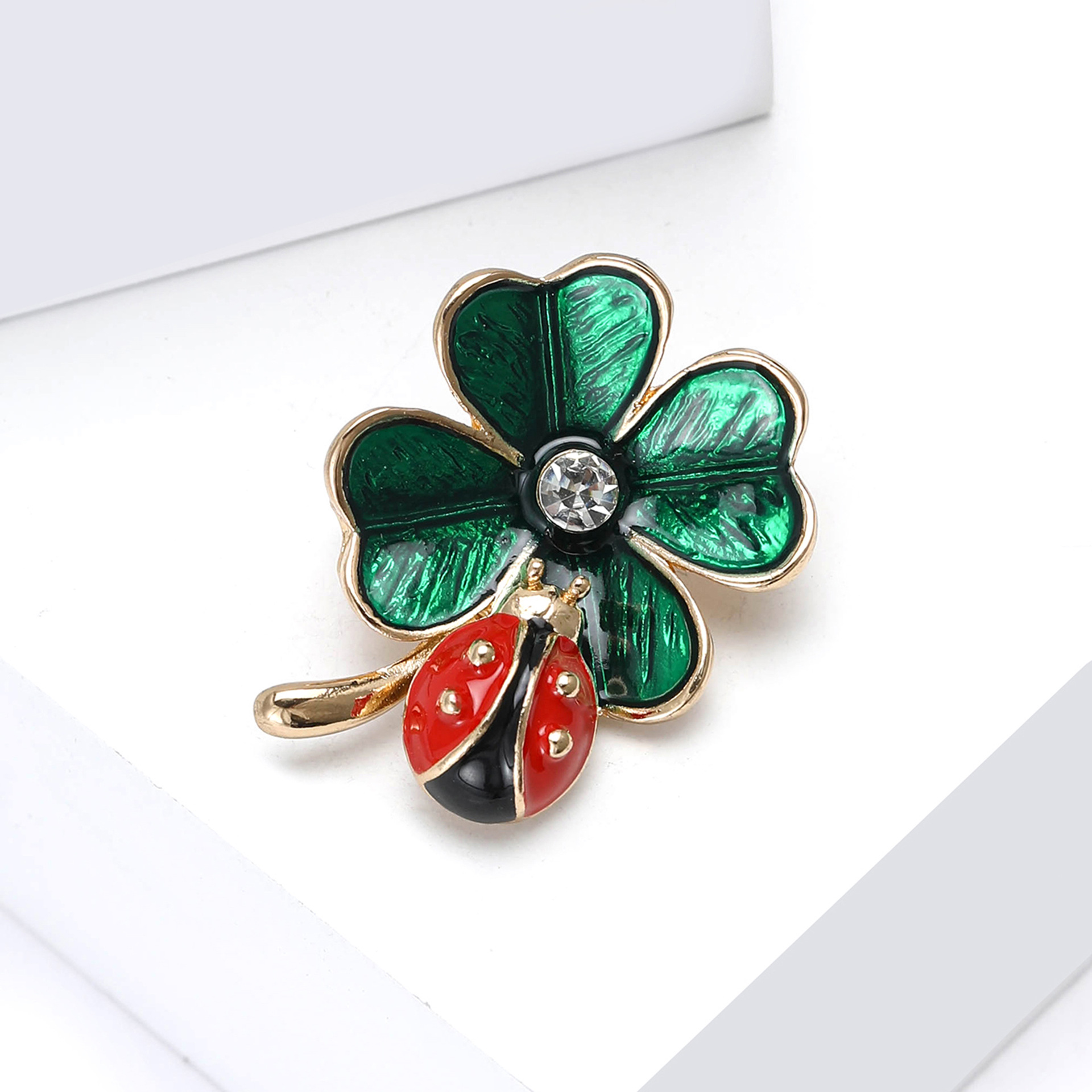 Cartoon cute fun alloy enamel ladybug four-leaf clover brooch exquisite creative men's and women's clothing corsage jewelry pins