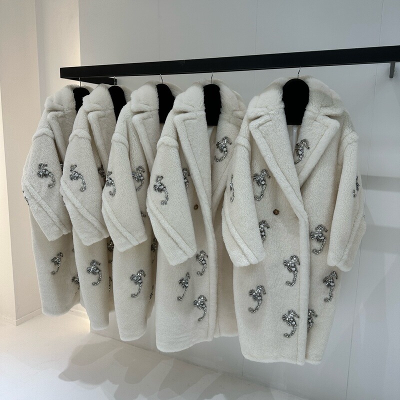 M's New Autumn and Winter Teddy Bear Particle Fur Outwear Women's Pearl Masonry Seahorse Teddy Long Outwear Wholesale M's New Autumn and Winter Teddy Bear Particle Fur Outwear Women's Pearl Masonry Seahorse Teddy Long Outwear Wholesale