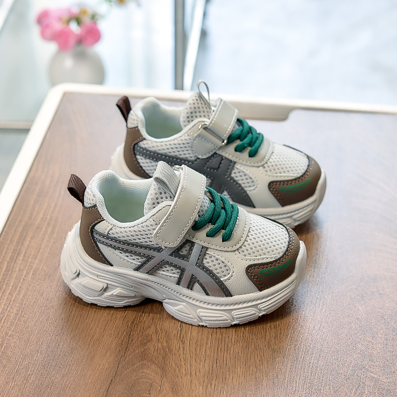 Zapatos deportivos para niños primavera 2026 nuevo tipo de zapatos de papá transpirables de malla primavera y otoño zapatos de suela suave para niños pequeños