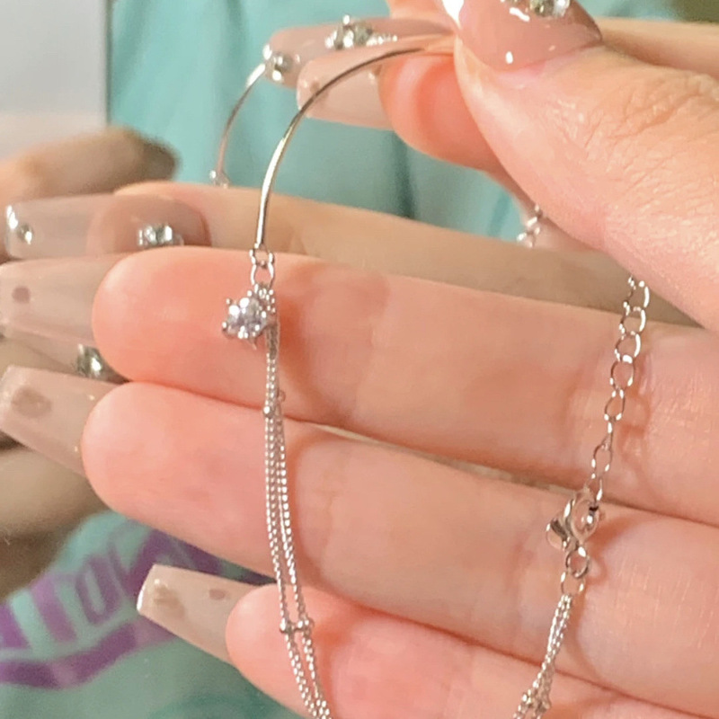 Korean version of Flash diamond bracelet women's ins light luxury style super fairy half bracelet half bracelet design 2023 model