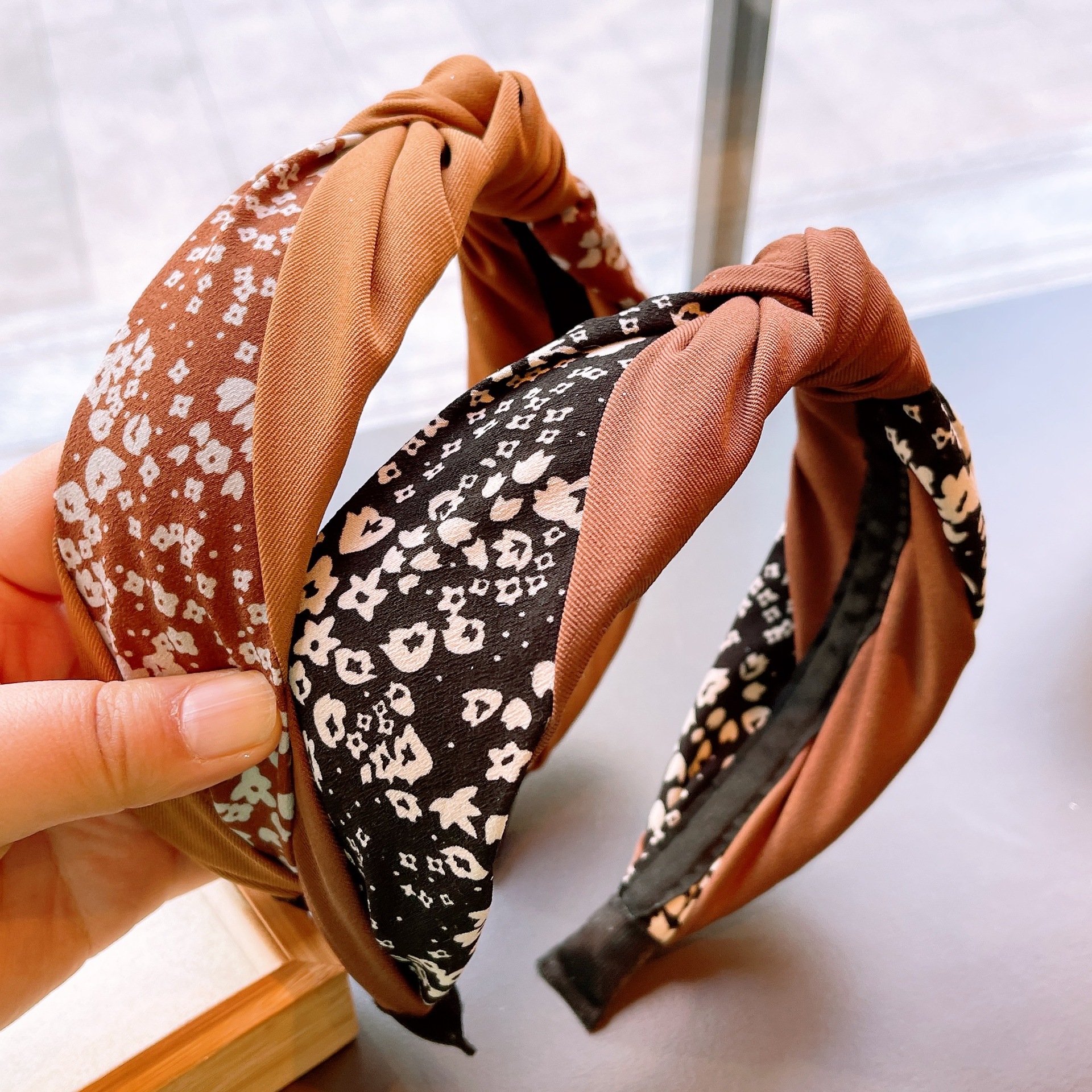 retro floral printing contrast color kink stitching headband wholesalepicture5