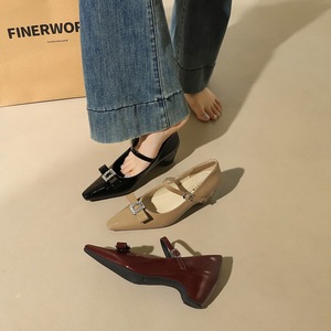 761-H130 Mary Jane women's shoes with a pointed rhinestone bow and a raised height inside, featuring a flat heel an