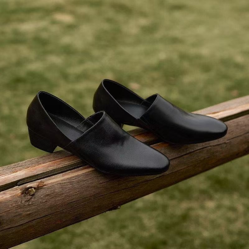 2026 primavera y verano explosivo cabeza redonda estilo británico Leaflet zapatos pequeños zapatos de cuero un pie de calzado de hombre zapatos de tacones gruesos zapatos de mujer