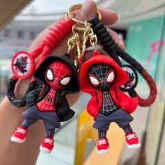 漫画スパイダーマンのキーホルダー漫威シリーズのぬいぐるみストラップスーパーヒーローキーチェーンの自動車バッグストラップ
