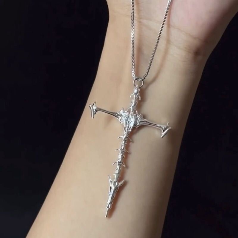 Original Niche Design Skeleton Cross Pendant Girls Sweet Cool Sexy Lock Necklace Dark Style Jewelry Original Niche Design Skeleton Cross Pendant Girls Sweet Cool Sexy Lock Necklace Dark Style Jewelry