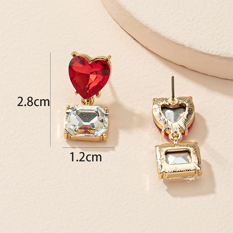 Fashion Heart-shaped Diamond Alloy Earrings display picture 4