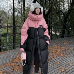 2025年の冬の新型の綿服の中で長いタイプの韓国版の綿服のコートは厚くて保温がゆったりしています。
